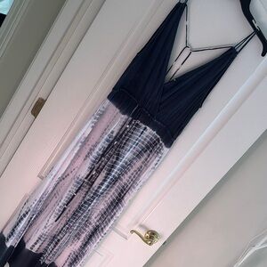 Elegant Navy and White Tie-Dye Maxi Dress